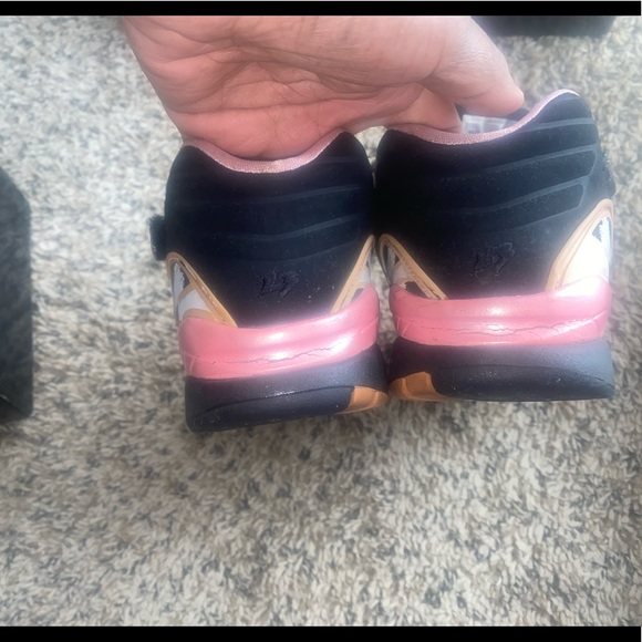 COPY - Jordan Pink & Black Retro 8 low - Picture 5 of 6